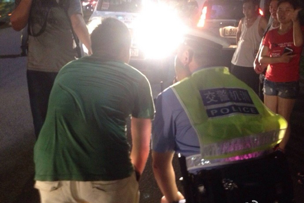 Violators punished by staring at high beams in Shenzhen