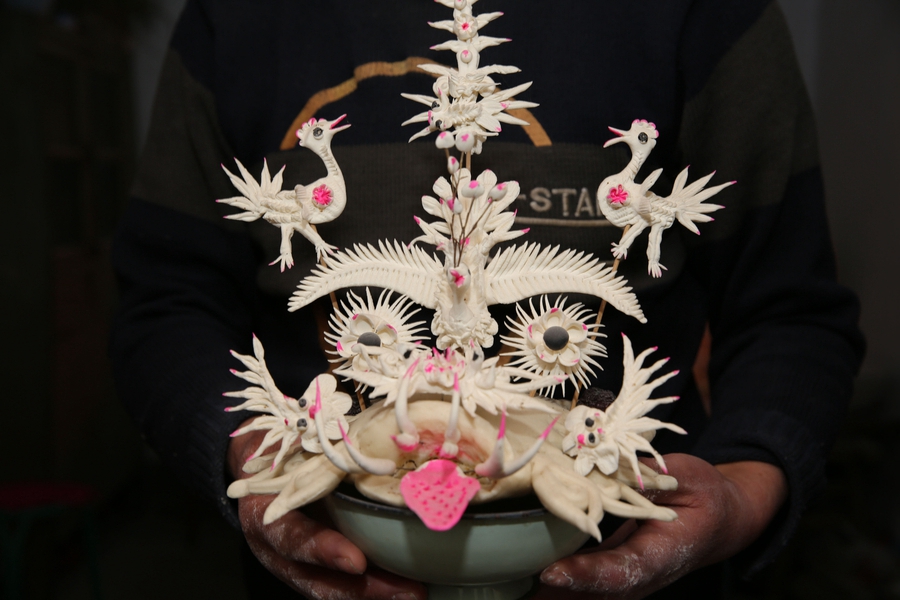 Man focuses life on intricacies of Chinese patterned steamed buns