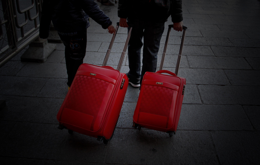 How luggage has transformed through the years during Spring Festival