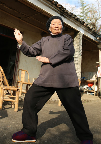 'Kung fu granny' proves a hit