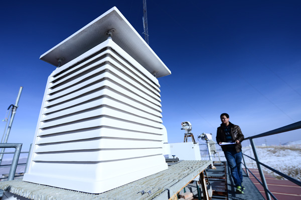 Researchers trace climate change atop a high plateau