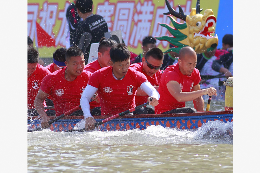 Shanghai dragon boat races draw crowds