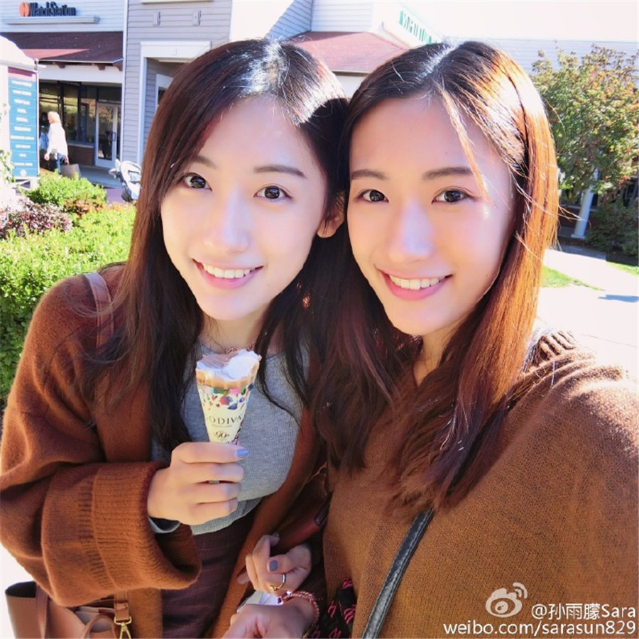 Chinese twins gaining post-Harvard internet fame