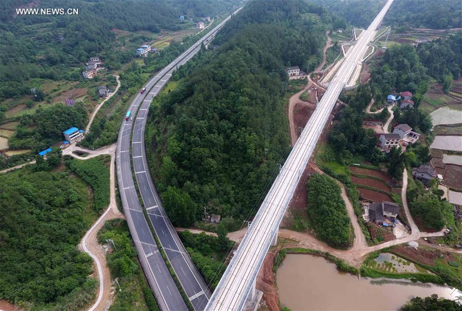 New high-speed railway links Xi'an and Chengdu