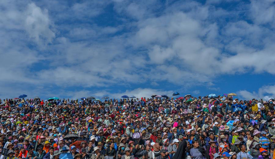 Tibetans celebrate Shotan Festival with equestrian feats