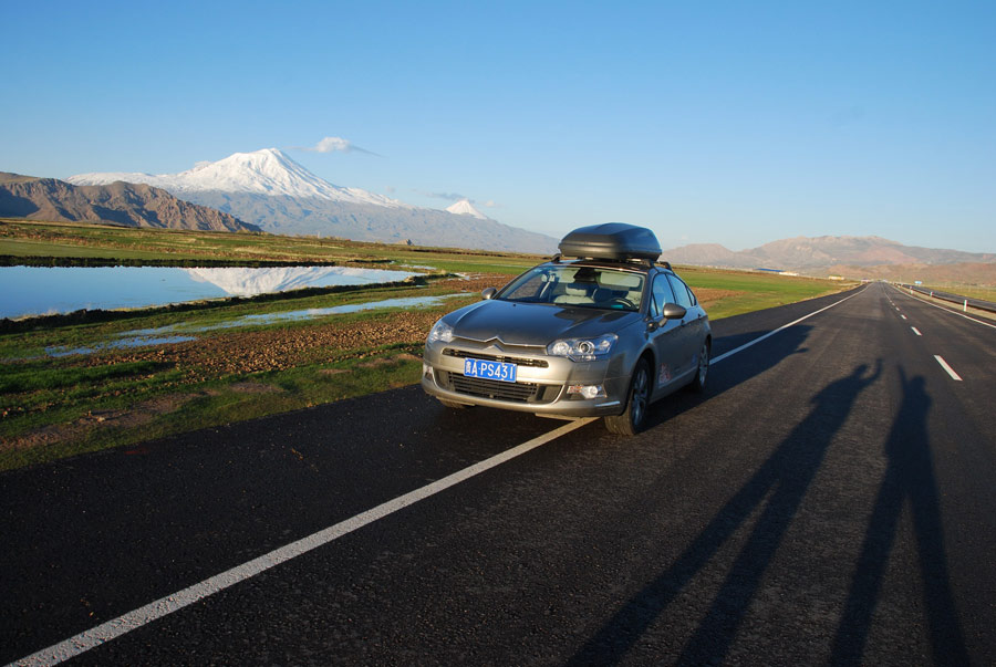 Chinese couple enjoys their driving across countries