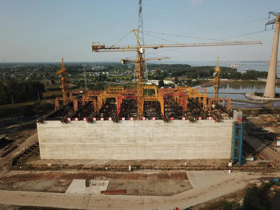 World's biggest onshore caisson put into place