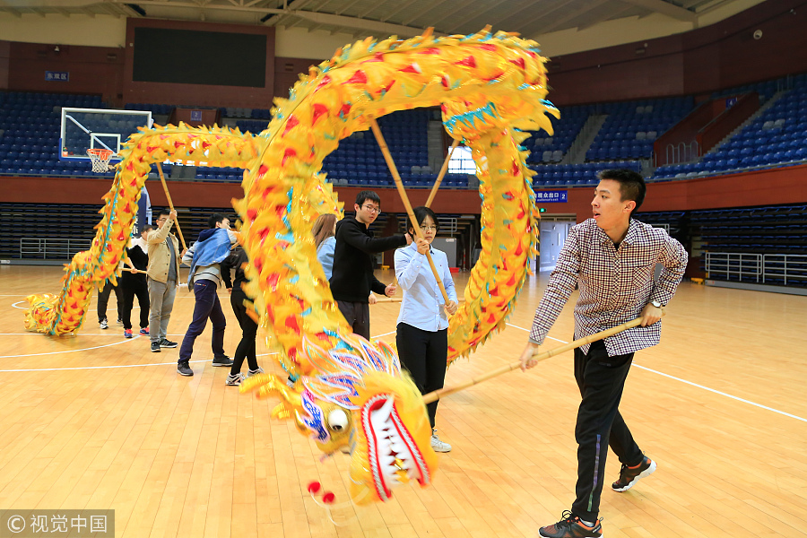 University opens dragon dance class