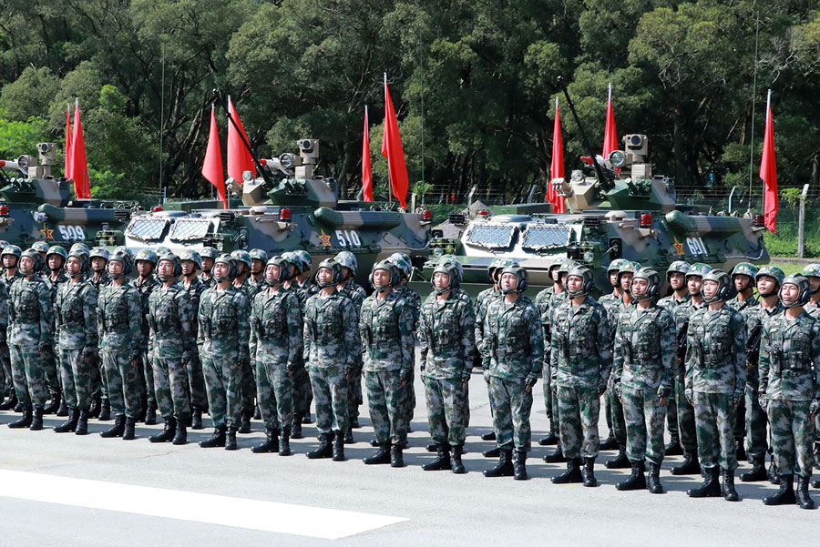 Xi inspects PLA garrison in Hong Kong