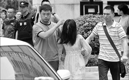 Suspects in gunfight with Chengdu police