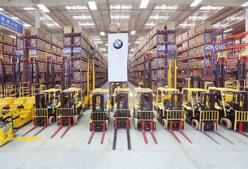 Distribution center accelerates BMW service