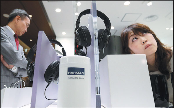 Samsung buys speaker firm Harman