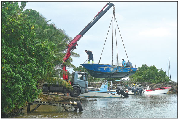 Hurricane Maria 'devastates' Dominica