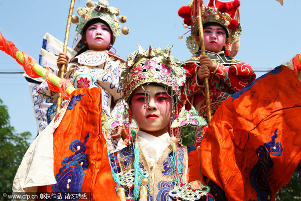 Qingcheng folk art attracts visitors