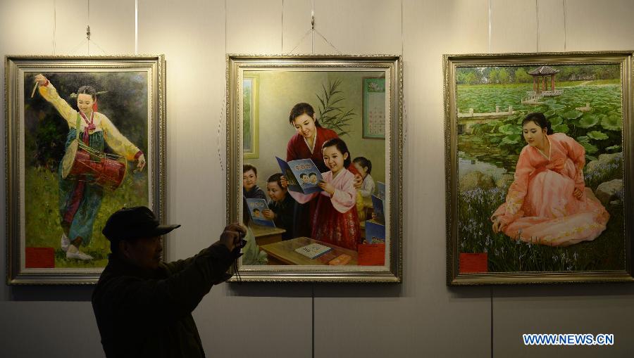 DPRK oil paintings displayed in China's Hebei