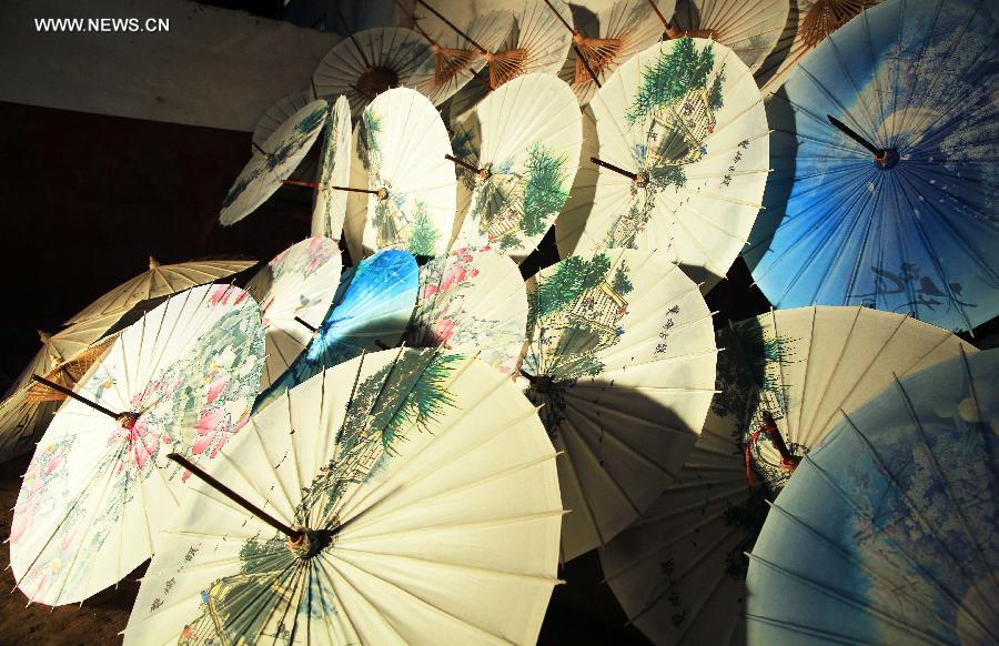 Oil paper umbrellas made in Sichuan