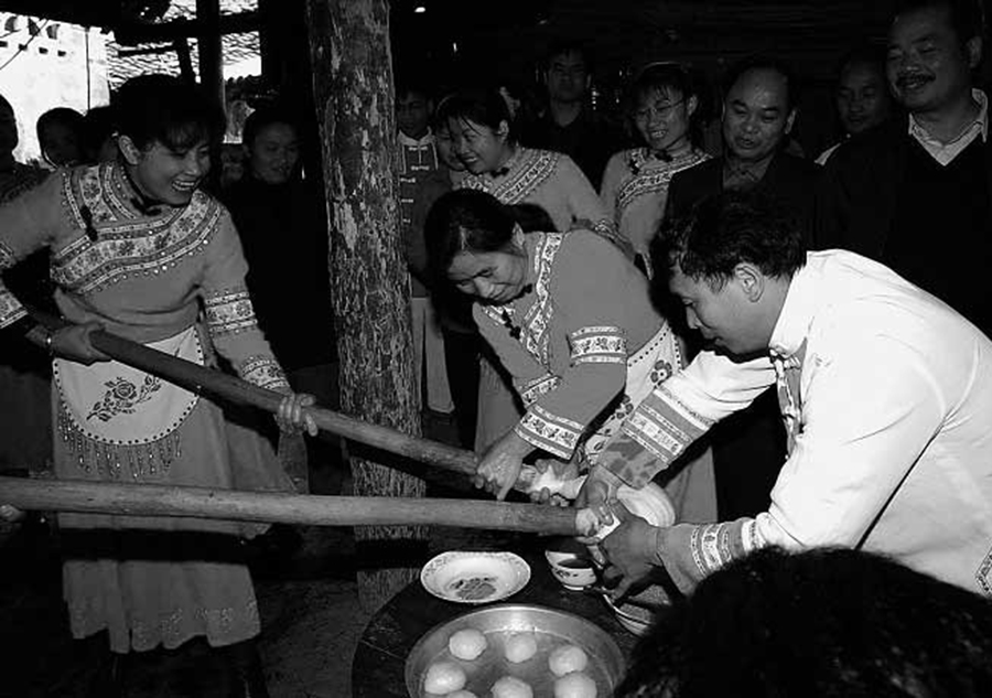 Historical photos of 56 ethnic groups in China (Part Ⅲ)