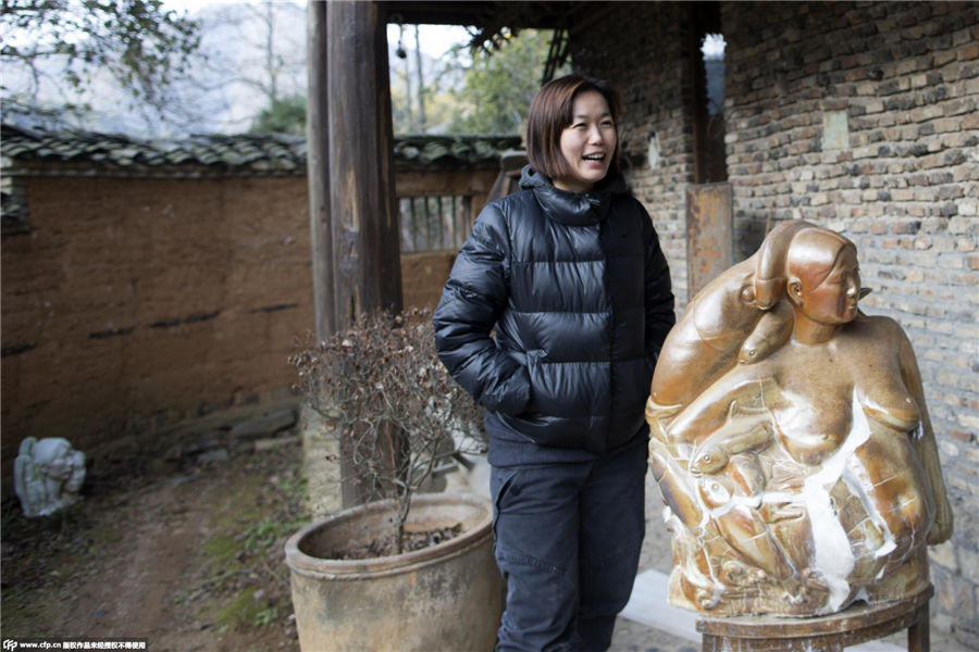 Pottery artists mold their dreams at Jingdezhen