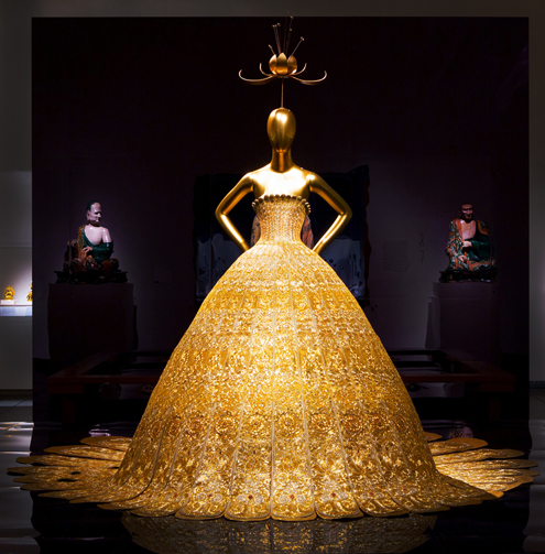 Exhibition featuring China's influence on western fashion opens in New York