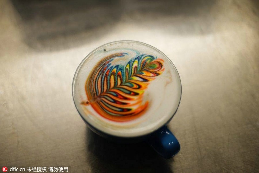 Coffee 'talks' by colorful latte art