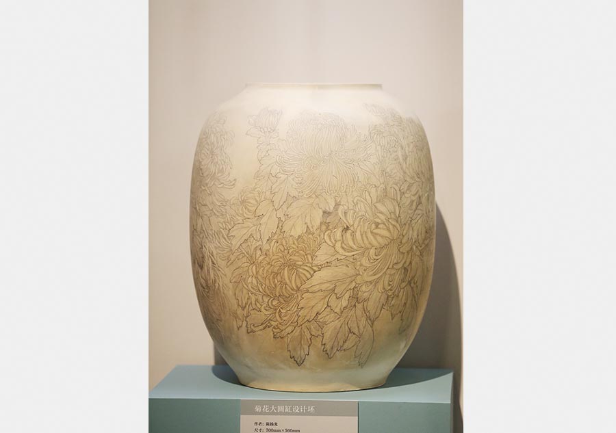 Exhibition marks revival of porcelain art