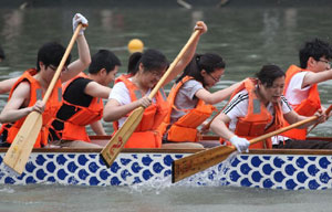 Ancient dwellings rebuilt into Duanwu Festival gallery