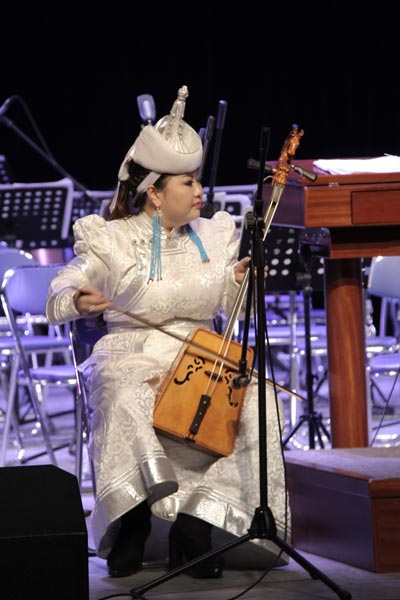 Matouqin instrument joins orchestra