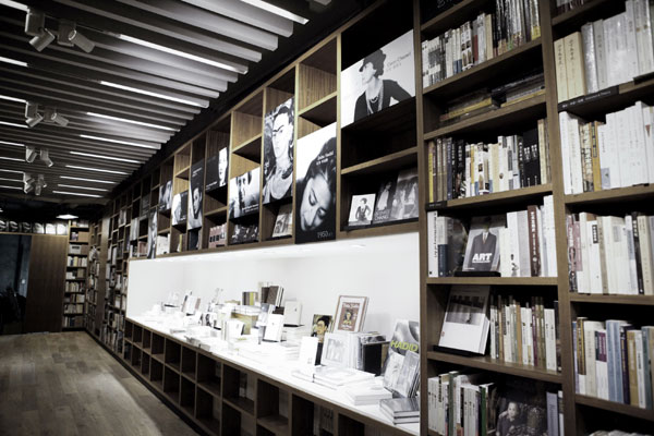 Specialist bookstores respond to expat tastes