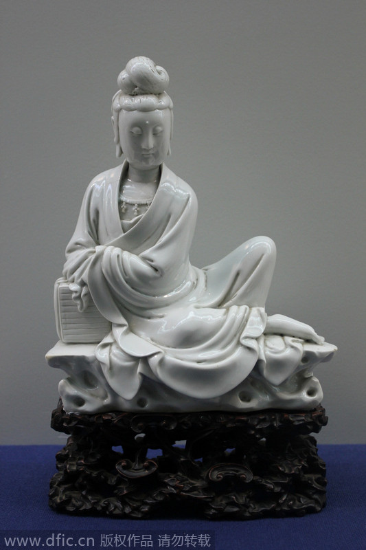 White porcelain from Dehua Kiln comes to Wuhan