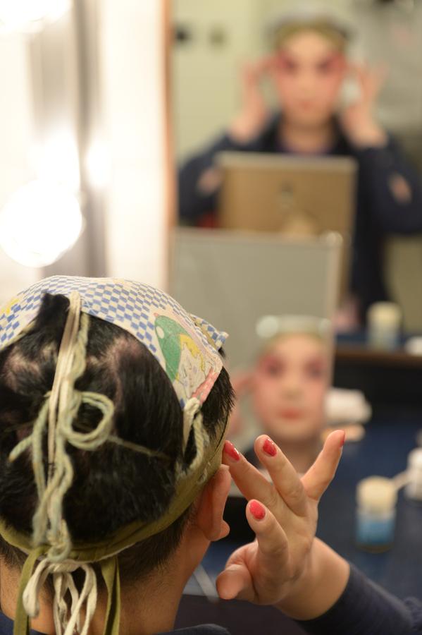 Man playing female role in Peking Opera