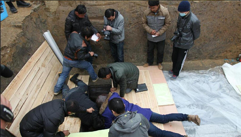 Ancient Chu tomb unearthed in Hubei