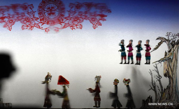 Yimakan Shadow Play performed in Harbin