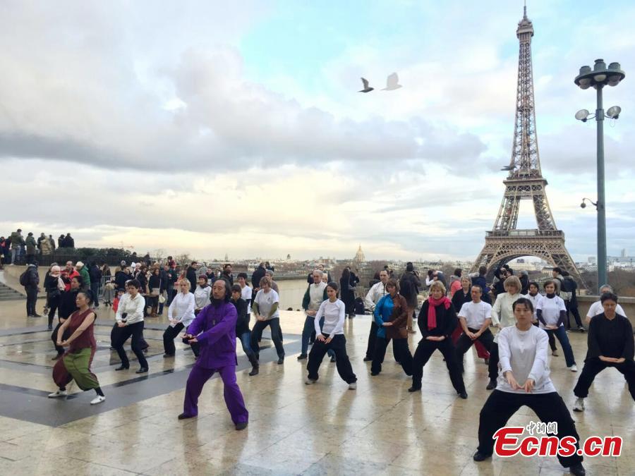 Chinese master shares tai chi skills in Paris