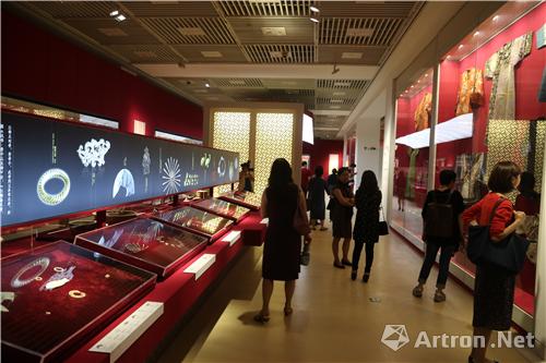 Exhibition reveals life of women in ancient China