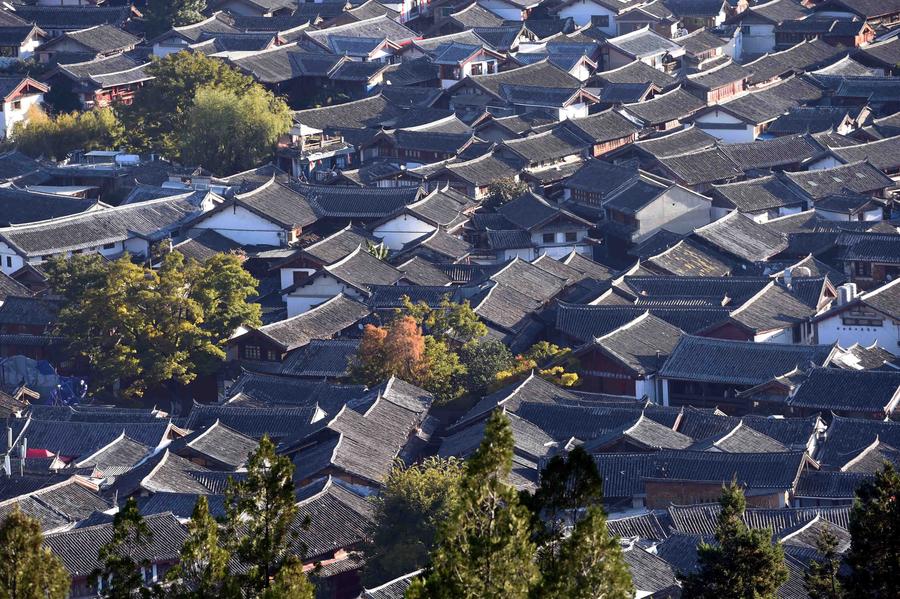 Snatch a moment of leisure in Lijiang ancient town