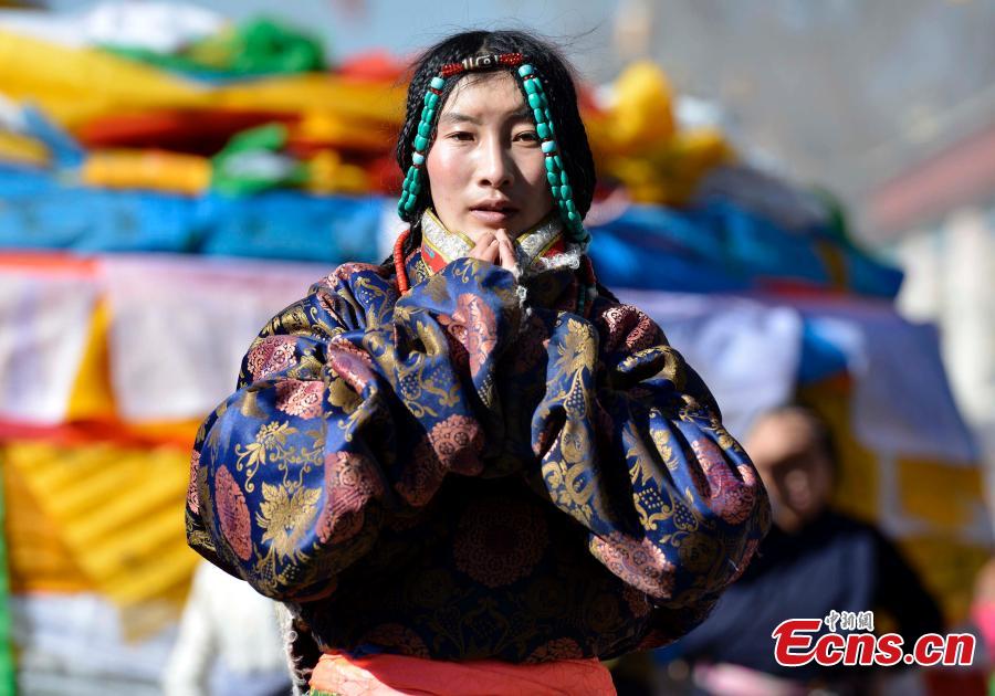 Winter pilgrimage on the way in Lhasa