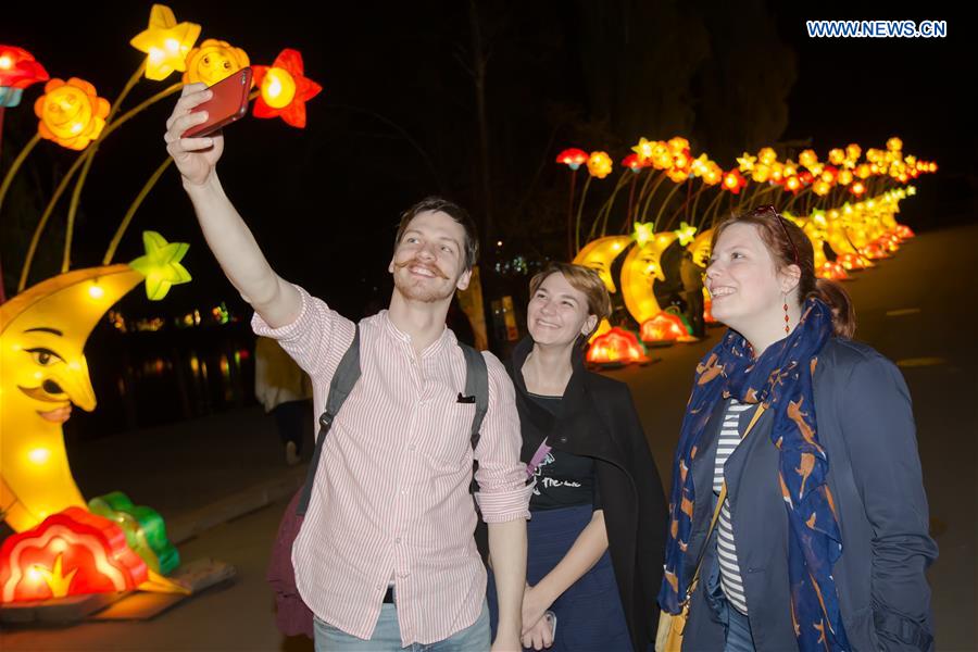 Budapest zoo hosts Chinese lantern festival