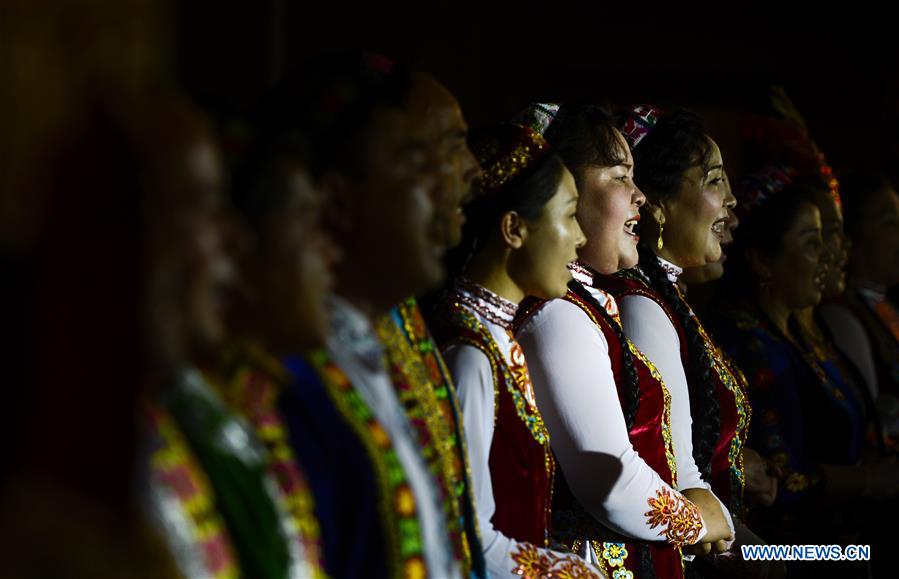 Folk artists attend traditional Muqam contest in China's Xinjiang