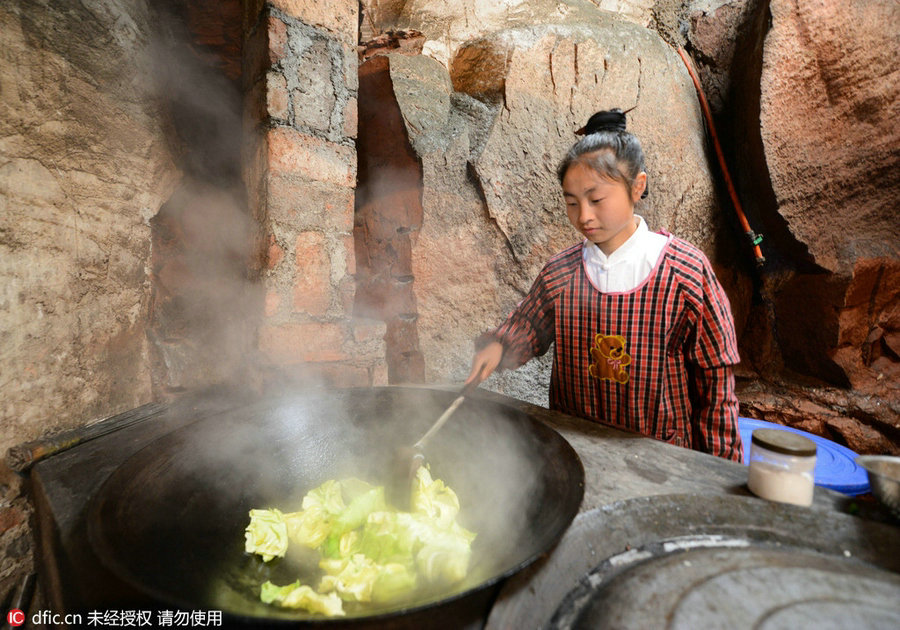 Post-90s female Taoist priest's unique life