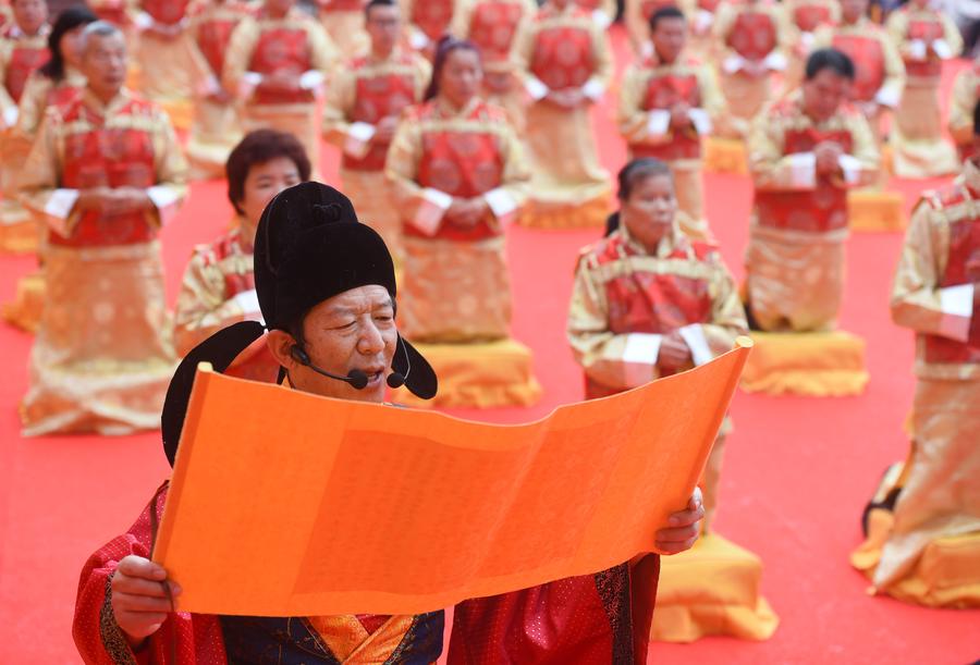 Sacrificial ceremony for patron of women, children held in SE China