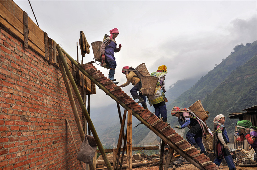 Photographic works on life of Chinese Yi ethnic group