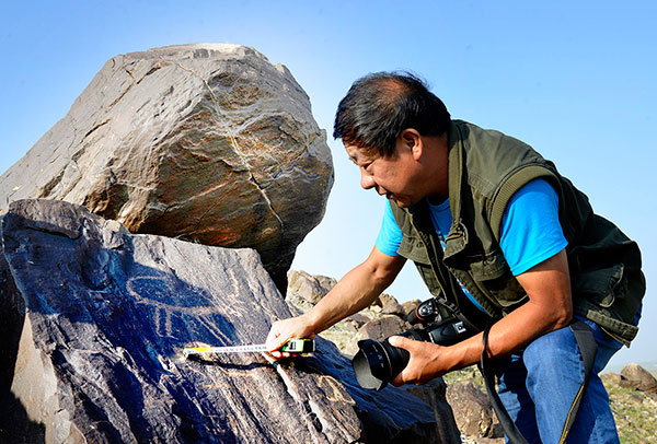 1,000 ancient cliff paintings found