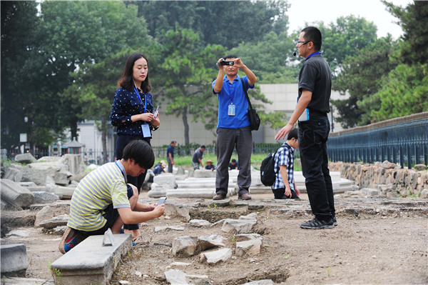 Live broadcast of archaeological excavation at Old Summer Palace in Beijing