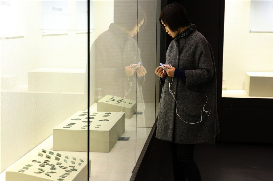 Bronze antiques on display in N China's Hebei