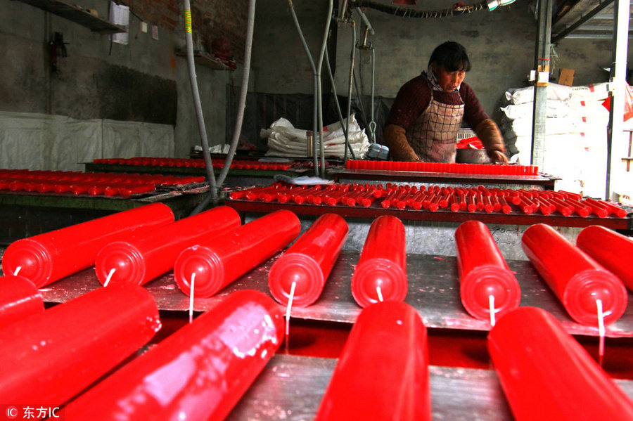 Chinese crafts bring delight to upcoming Lunar New Year