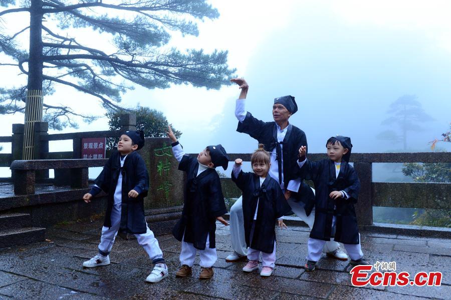 Taoism mountain welcomes young learners