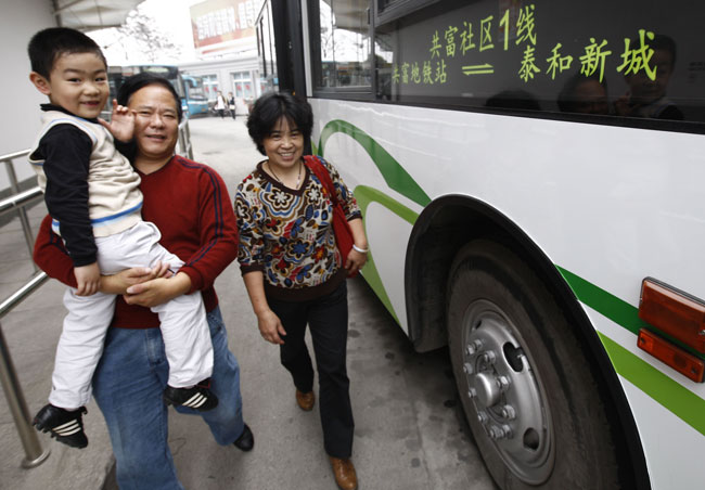 上海：堵疏結合遏制“黑車”生存空間