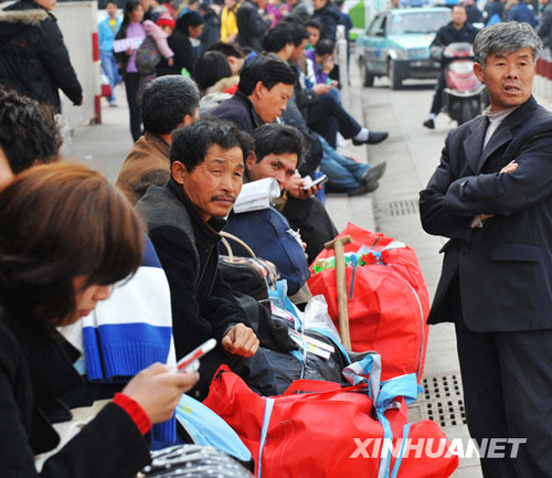 長沙火車站迎來春運(yùn)售票高峰