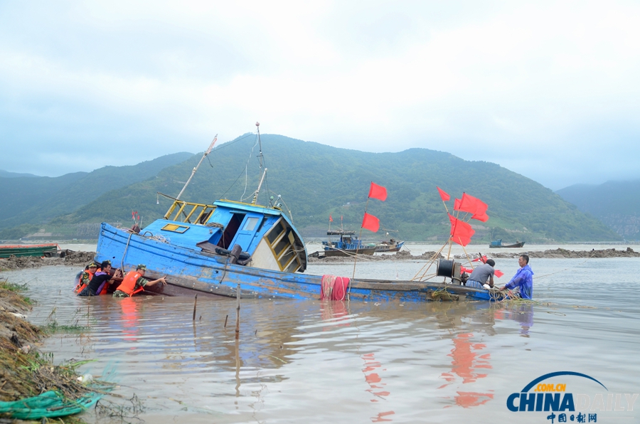 福建寧德：臺風“潭美”過后忙自救