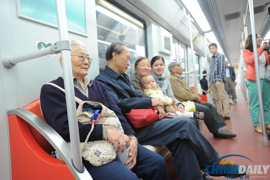 上海開通中國首條“跨界”地鐵 為全國最長線路